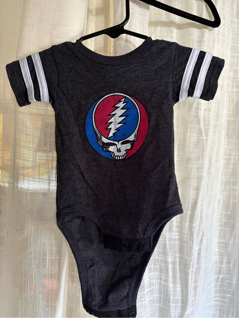 Grateful Dead onesie-Size Newborn (Rabbit Skins-Charcoal)